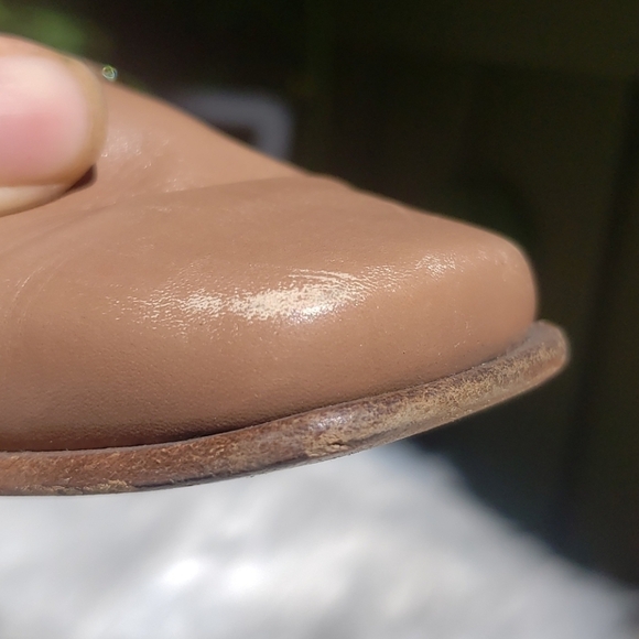 Salvatore Ferragamo Taupe Leather Heels 5.5C - Picture 4 of 15